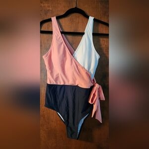 NWT Womens One Piece Cupshe Swimsuit